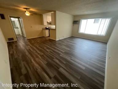 Main picture of 215 W Stocker St