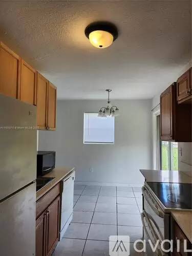 Main picture of 701 N 70th Ave