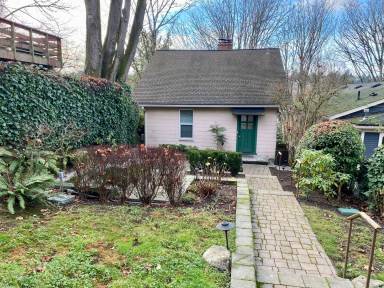 Main picture of 638 32nd Ave E
