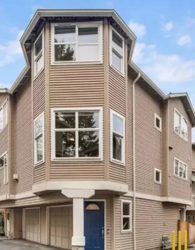 Main picture of 717 N 95th St