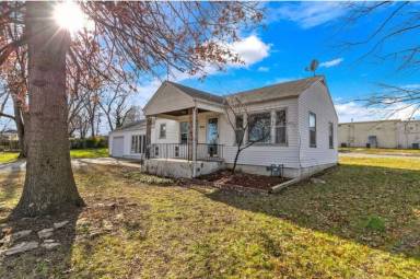 Main picture of 201 S Delaware St
