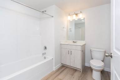 Main picture of 2500 9th St
