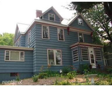Main picture of 4 Sparhawk St