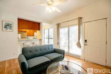 Main picture of 704 W 21st St