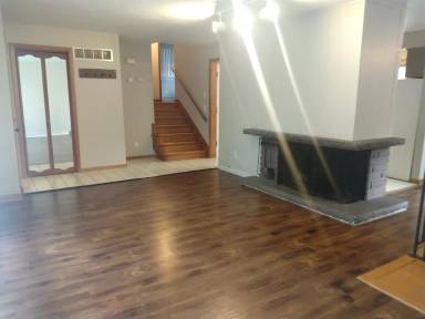 Main picture of 527 W Dewey St