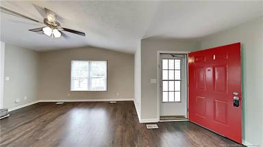 Main picture of 905 Inglewood Ln