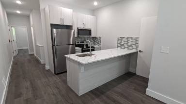 Main picture of 2252 N Delhi St