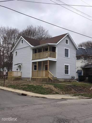 Main picture of 403 1/2 Ohio St