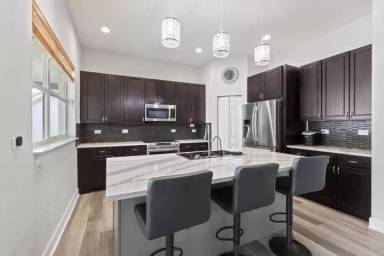 Main picture of 3221 El Camino Real