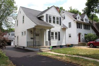 Main picture of 1425 E Park Pl