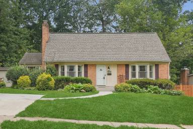 Main picture of 8605 Victoria Rd