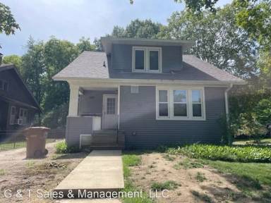 Main picture of 709 N Busey Ave