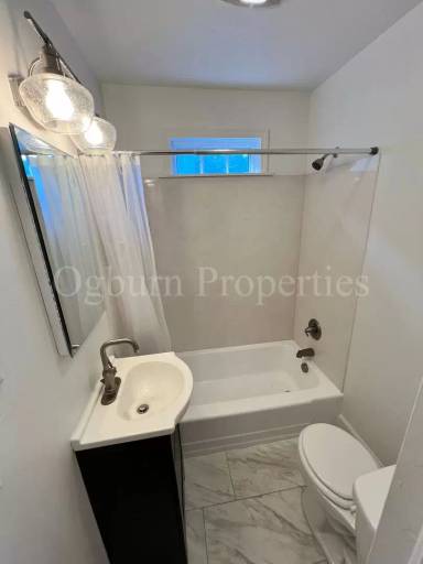 Main picture of 164 W End Blvd