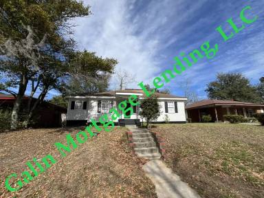 Main picture of 2016 E 40th St
