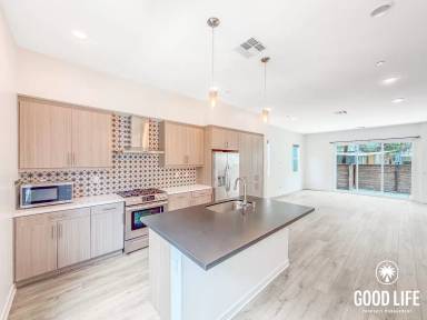 Main picture of 10451 Harlow Cir