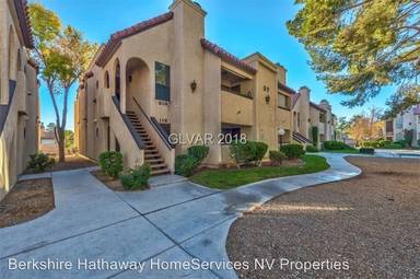 Main picture of Glen Oaks Square