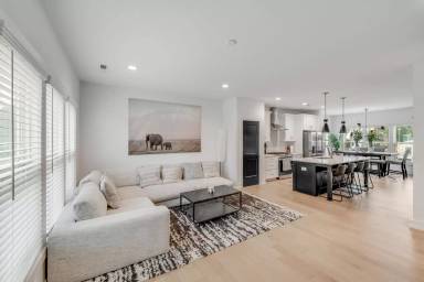 Main picture of 1500 Effingham Rd