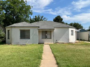 Main picture of 2610 30th St