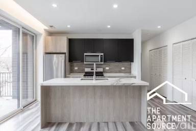 Main picture of 2533 W Fullerton Ave