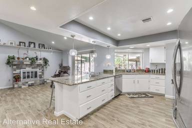 Main picture of 8725 Isola Dr