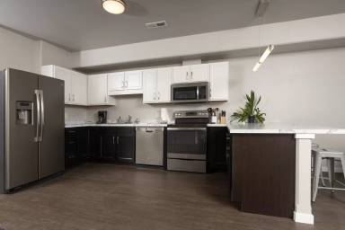 Main picture of 1201 S Gilbert St