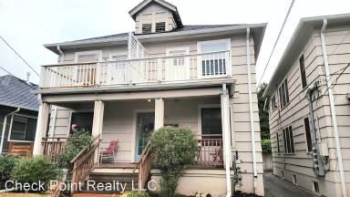 Main picture of 3512 SE 9th Ave