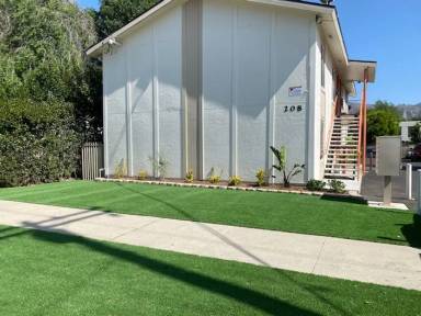 Main picture of 208 E Santa Barbara St