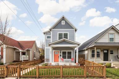 Main picture of 939 Elm St