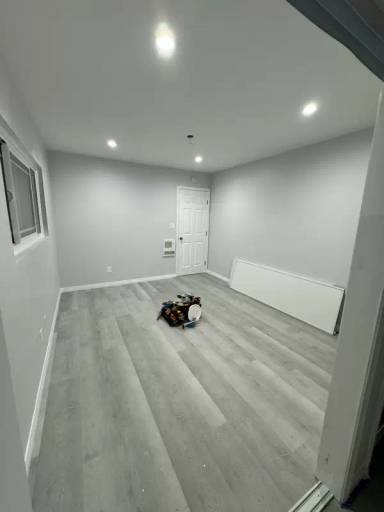 Main picture of 912 E Artesia Blvd