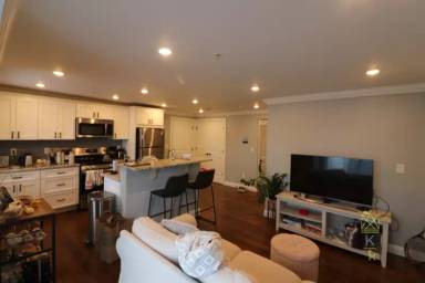 Main picture of 8 Nira Ave