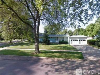 Main picture of 2705 Wilson Ave
