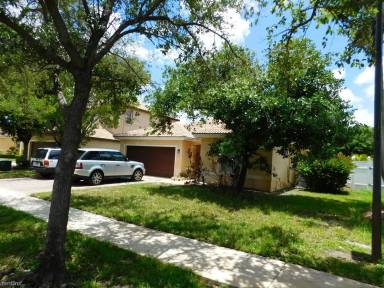 Main picture of 19155 SW 25th Ct