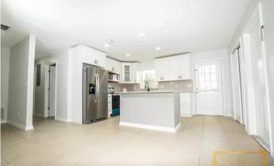 Main picture of 124 Lakeview Dr
