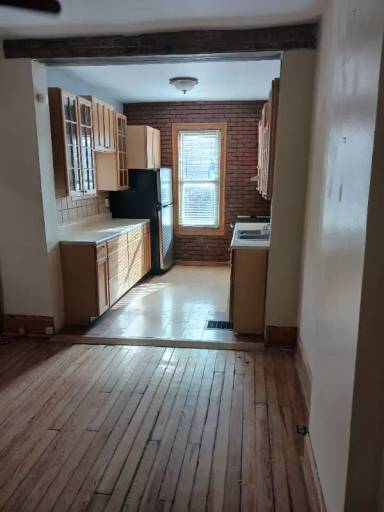 Main picture of 461 Elsmere St