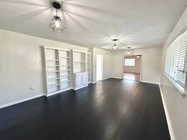 Main picture of 325 Marilyn Dr