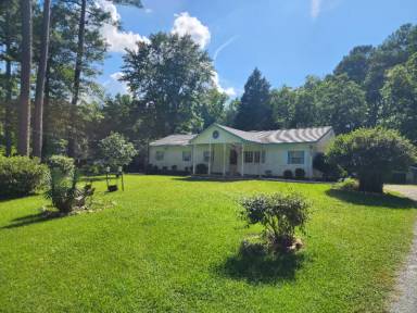 Main picture of 104 Royalty Ct
