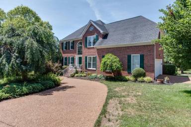 Main picture of 209 Saddlebridge Ln