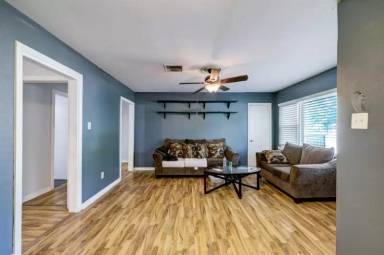 Main picture of 2504 Ferguson Way