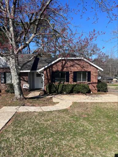 Main picture of Golden - 1008 Preston St.