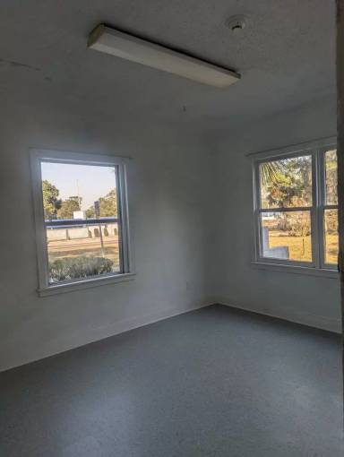 Main picture of 2309 W Main St
