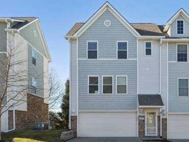 Main picture of 6810 S 182nd Ct