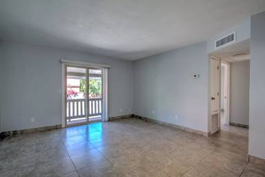 Main picture of 3130 E 4th St