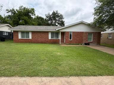 Main picture of 1311 Manor Dr