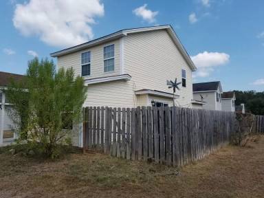 Main picture of 30 Beacon Ln