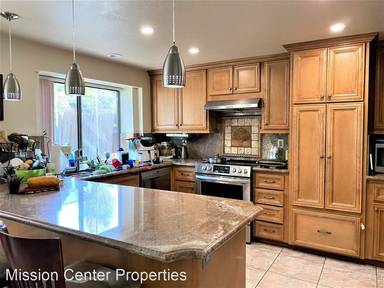 Main picture of 9581 Summerfield St