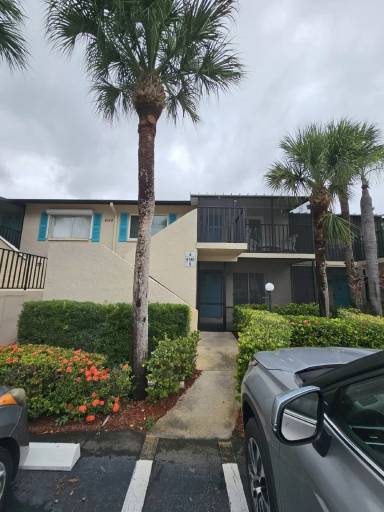 Main picture of 4140 Looking Glass Ln