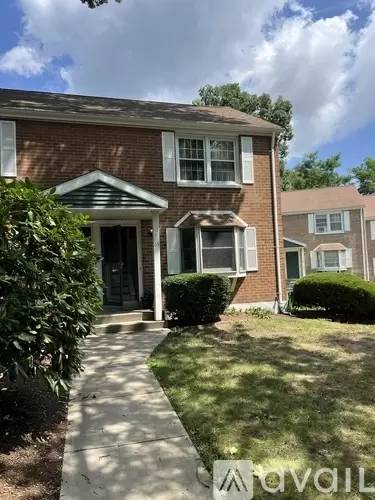 Main picture of 240 Sunnyridge Ave