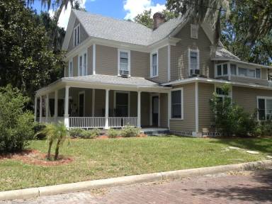 Main picture of 822 South Blvd