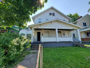 Main picture of 2010 Cleveland Ave