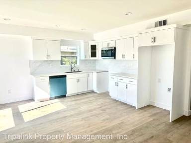 Main picture of 1529 W 35th Pl